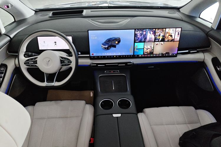 Used VOYAH Dream 2025 PHEV Four-Wheel-Drive Flagship Kunpeng Edition
