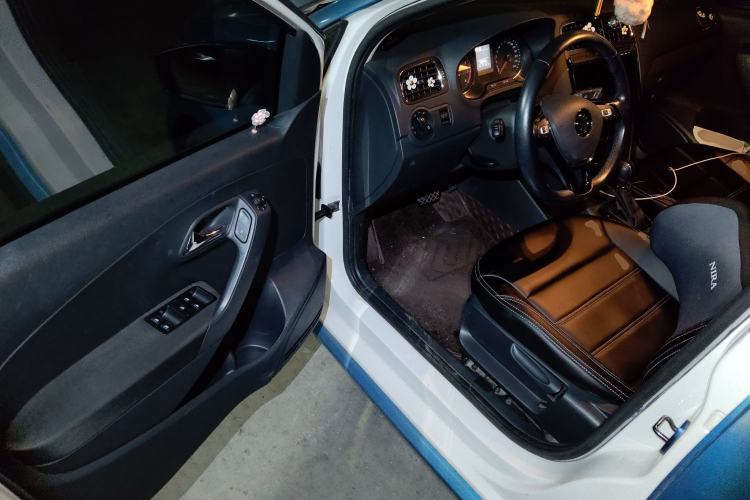 Used Volkswagen Polo 2016 1.6L Automatic Comfort Model
