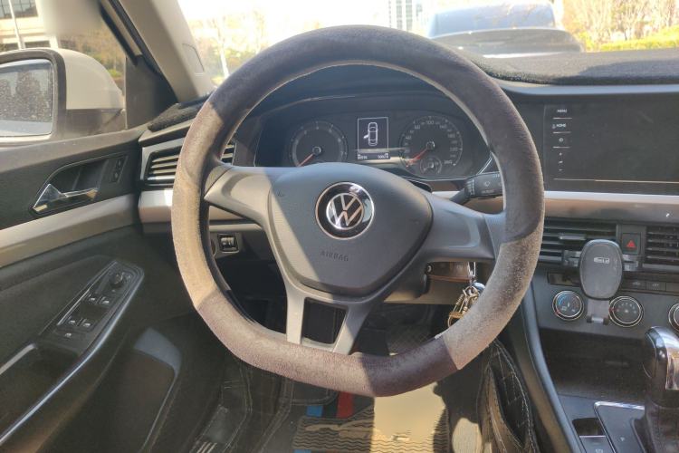 Used Volkswagen Bora 2021 1.5L Automatic Fashionable Smart Connectivity Version Steering Wheel