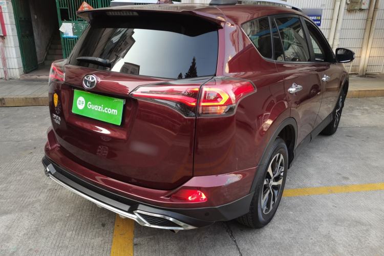 Used Toyota RAV4 2016 2.0L CVT Two-Wheel Drive Fashion Edition China V Standard