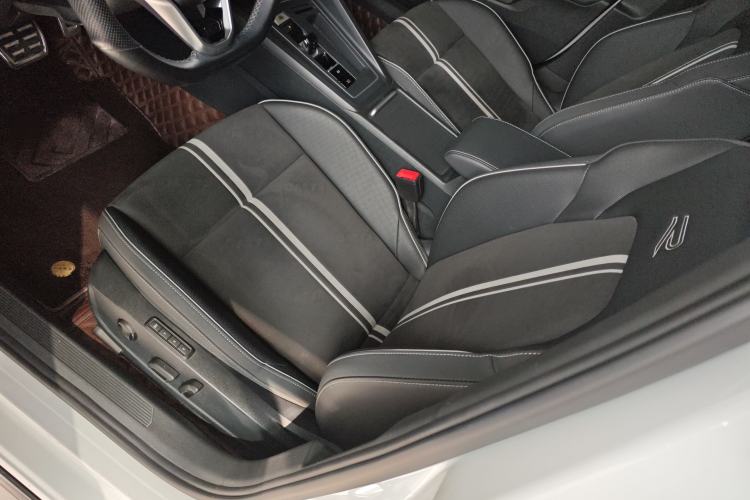 Used Volkswagen Golf 2021 280TSI DSG R-Line
