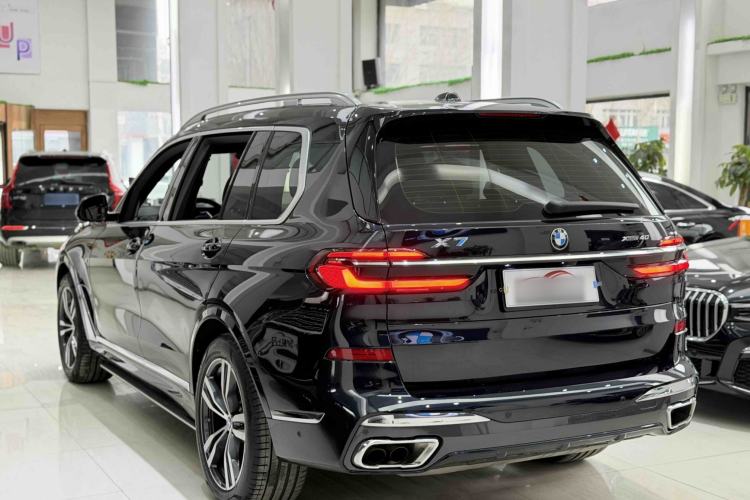 Used BMW X7 2023 xDrive40i Luxury M Sport Package Exterior 3