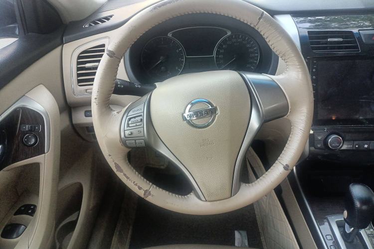 Used Nissan Teana 2015 2.0L XE-Sporty Champions League Sports Edition
