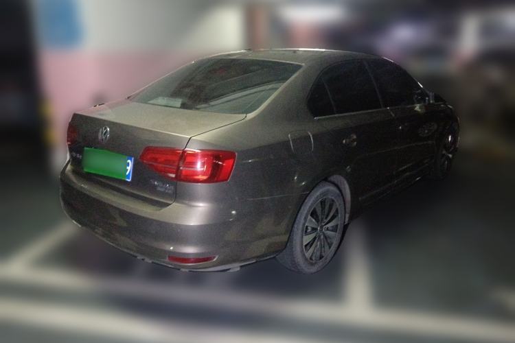 Used Volkswagen Sagitar 2015 230TSI Automatic Luxury Model Rear Right 45 Deg