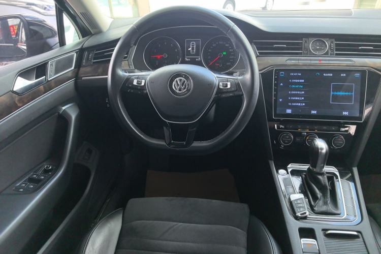 Used Volkswagen Magotan 2017 330TSI DSG Luxury Model