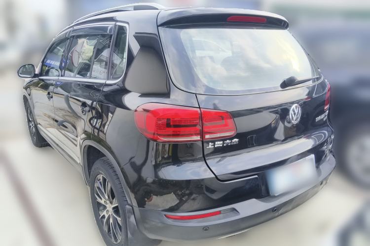 Used Volkswagen Tiguan 2015 1.8TSI Automatic All-Wheel-Drive Luxury Model Rear Left 45 Deg