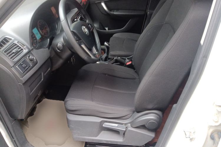 Used Brilliance V5 2014 1.5T Manual Two-Wheel Drive Sport Model
