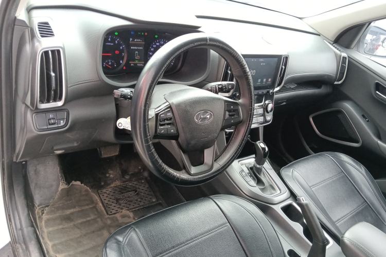 Used Hyundai ix35 2018 2.0L Automatic 2WD Zhiyong·Changxiang Edition Center Console