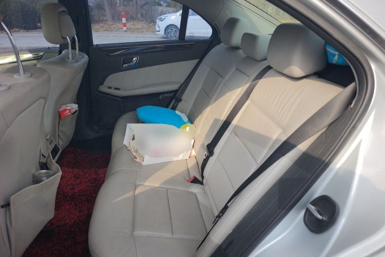 Used Mercedes-Benz E-Class 2009 E 300 Elegant Model
