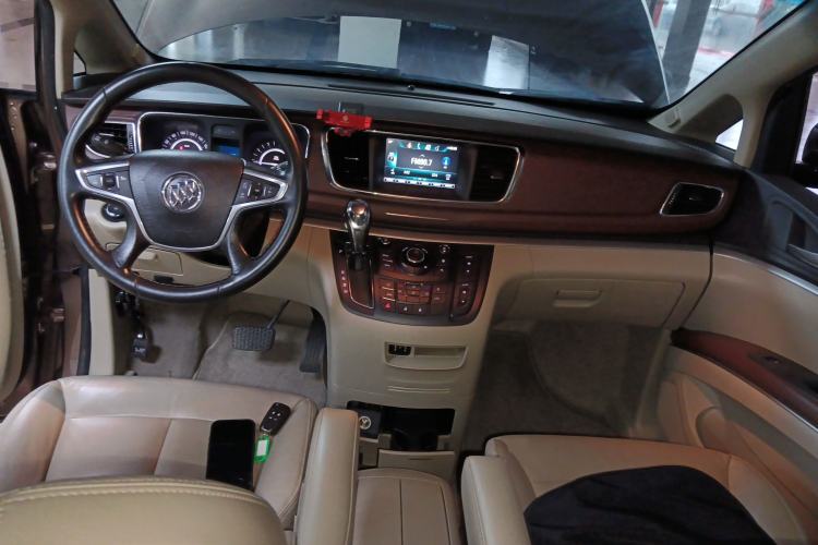 Used Buick GL8 2018 28T Luxury Model China VI Standard Center Console