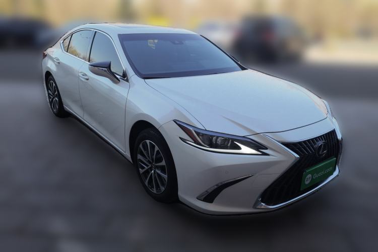 Used Lexus ES 2024 200 Premium Edition Front Right 45 Deg