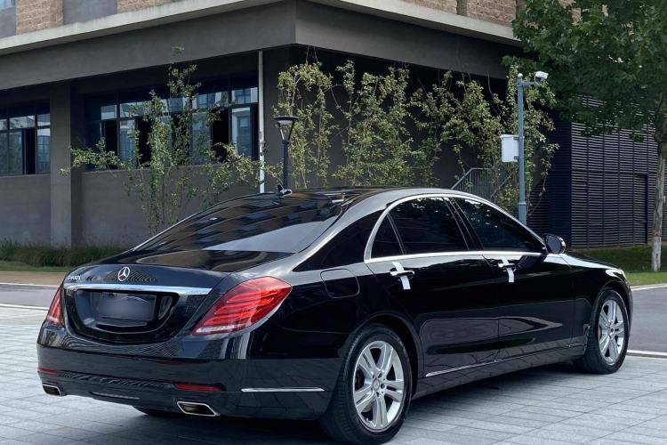 Used Mercedes-Benz S-Class 2017 S 320 L Luxury Model Exterior 4