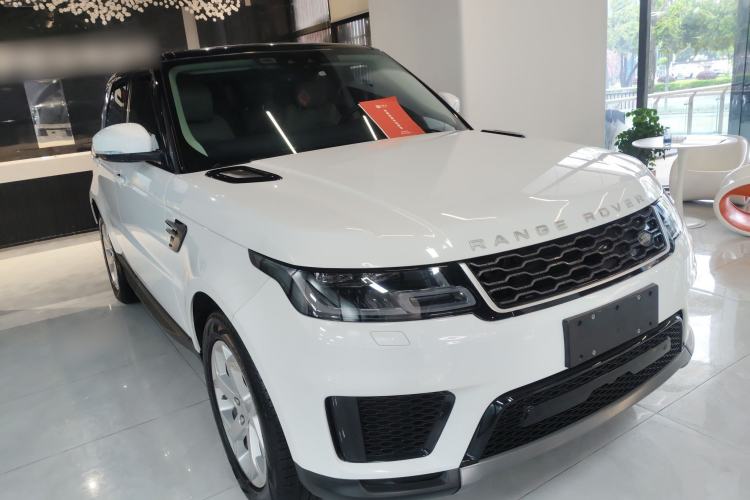 Used Land Rover Range SportNew Energy 2021 P400e SE Front Right 45 Deg