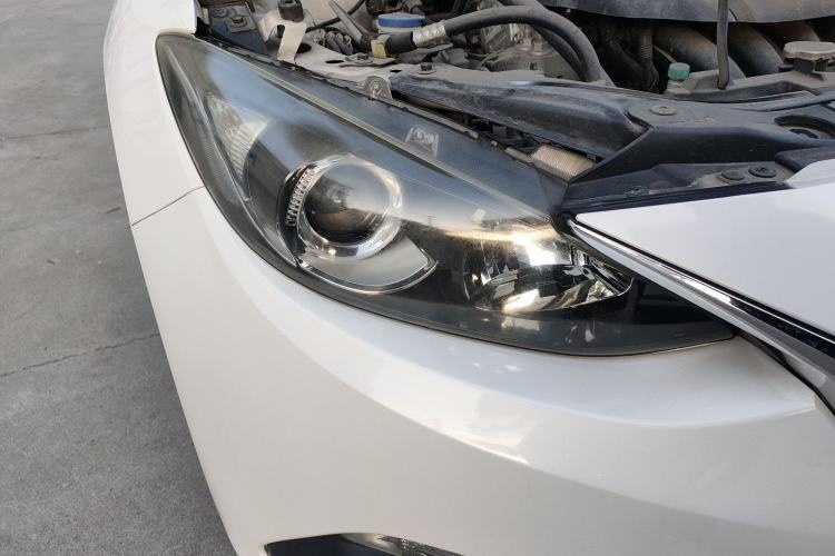 Used Mazda 3 Axela 2014 Sedan 1.5L Automatic Luxury Model