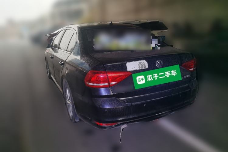 Used Volkswagen Lavida 2015 1.6L Manual Comfort Edition
