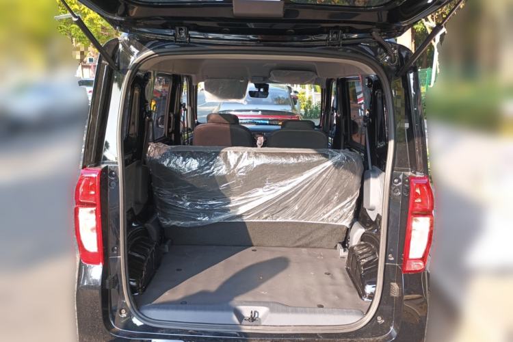 Used Wuling Zhiguang New Energy 2025 Model 305km Ambitious Edition Trunk