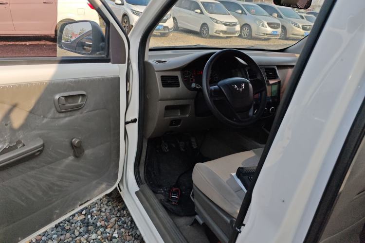 Used Wuling Rongguang V 2016 1.5L Practical Version
