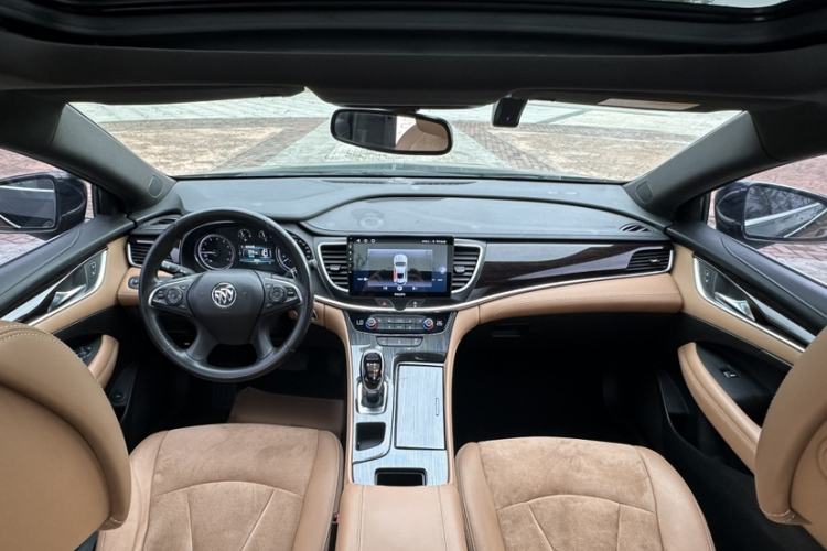 Used Buick LaCrosse 2018 28T Elite Edition Interior 3