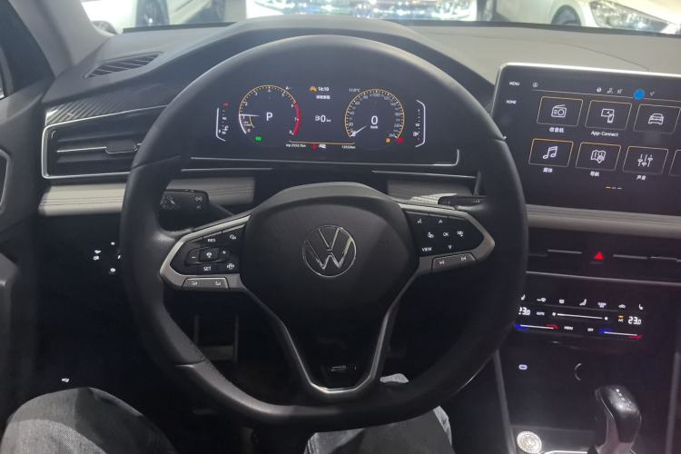 Used Volkswagen Tiguan L 2024 Outstanding Model 330TSI Automatic Two-Wheel Drive R-Line Dragon Glory Edition Steering Wheel