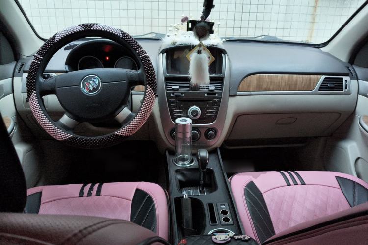 Used Buick Excelle 2015 1.5L Automatic Classic Model
