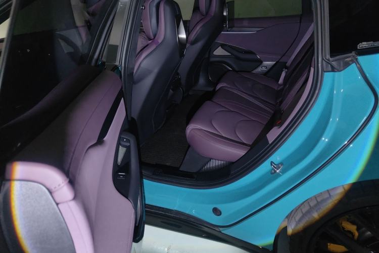 Used Xiaomi Auto SU7 2024 Four-Wheel Drive Ultra-Long Range Advanced Intelligent Driving Max Edition Left Rear Seat