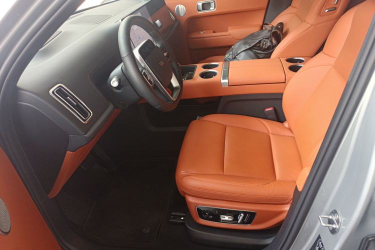 Used Li Auto L8 2023 Pro Model
