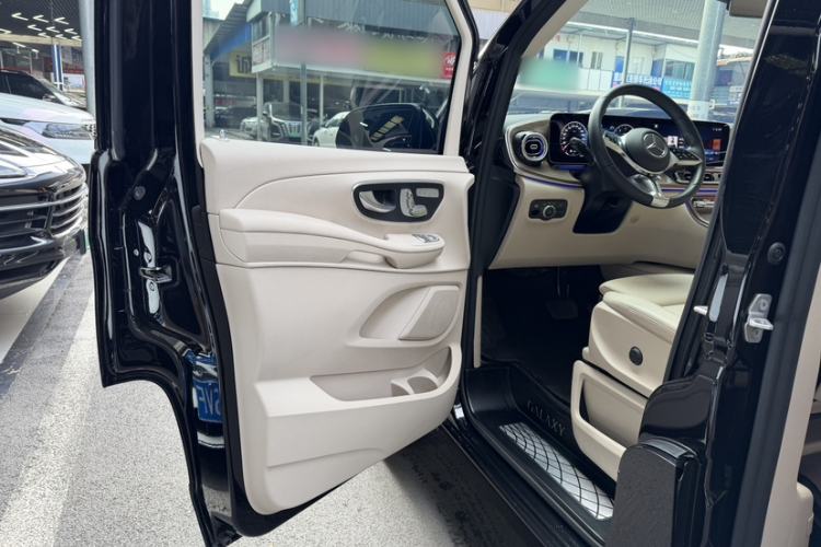 Used Mercedes-Benz V-Class 2024 V 300 Pilot Edition