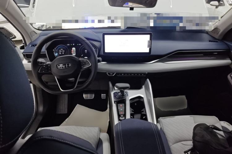 Used Geely Auto Preface 2023 2.0TD Prestige Version Center Console