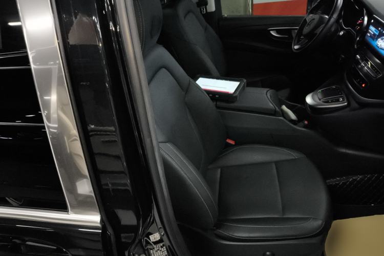 Used Mercedes-Benz V-Class 2020 V 260 Avantgarde Edition
