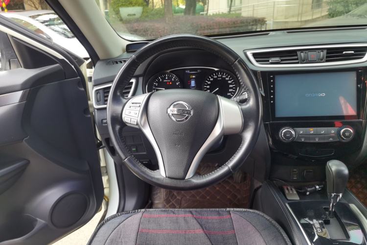 Used Nissan X-Trail 2016 2.0L CVT Smart Enjoyment Version 4WD
