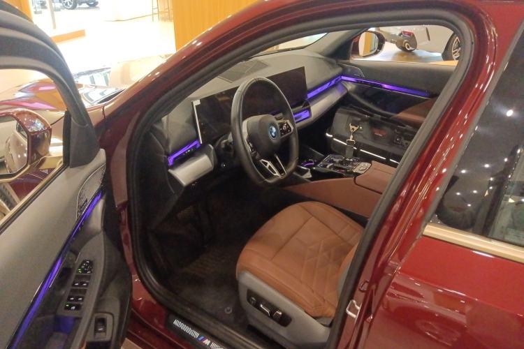 Used BMW i5 2024 eDrive 35L Luxury Model with M Sport Package Driver Seat