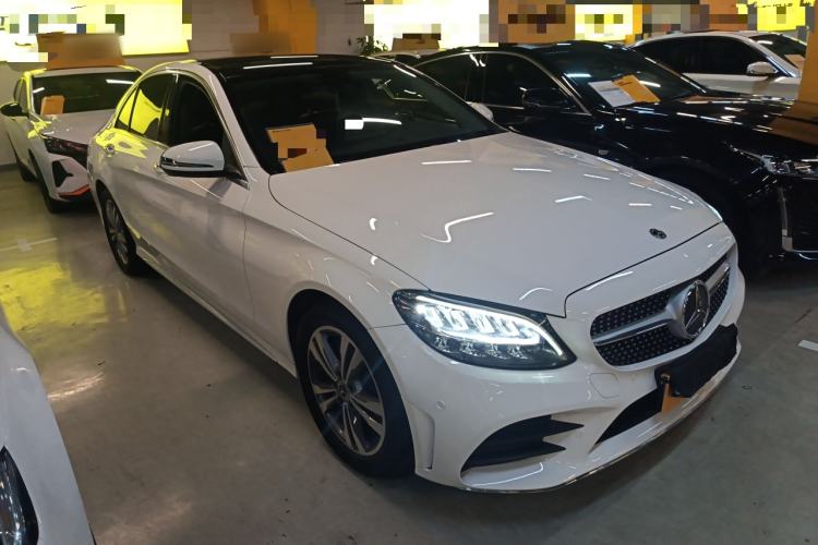 Used Mercedes-Benz C-Class 2021 C 200 L Fashion Edition Sport Version Front Right 45 Deg