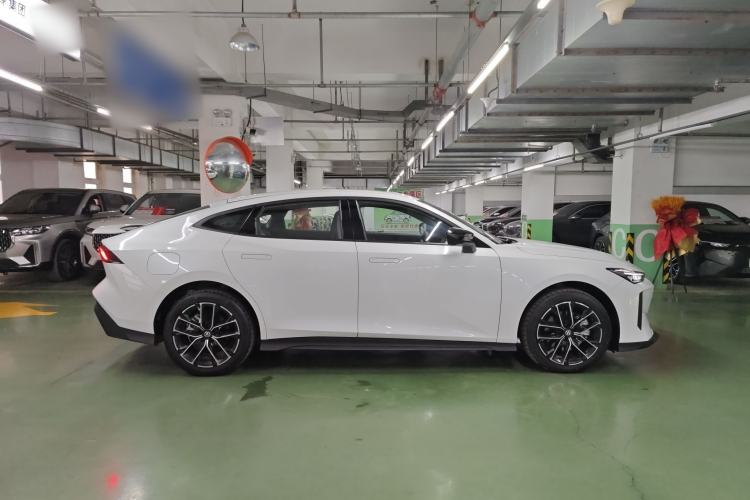 Used Changan UNI-V iDD 2024 Blue Whale Smart Electric iDD 136km ZhiKu Model