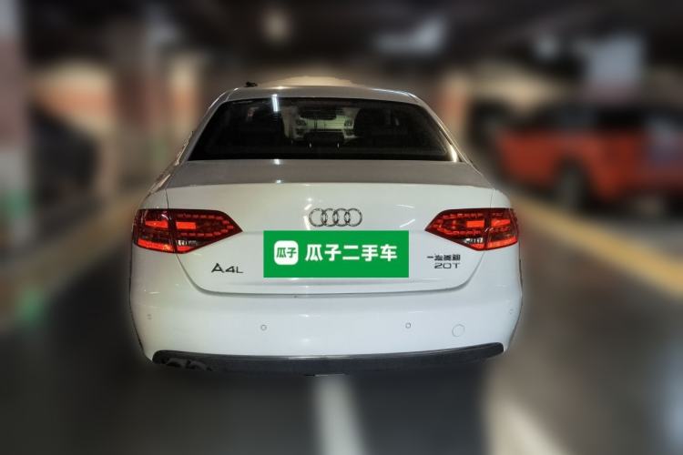 Used Audi A4L 2012 2.0 TFSI automatic Comfort trim level Rear