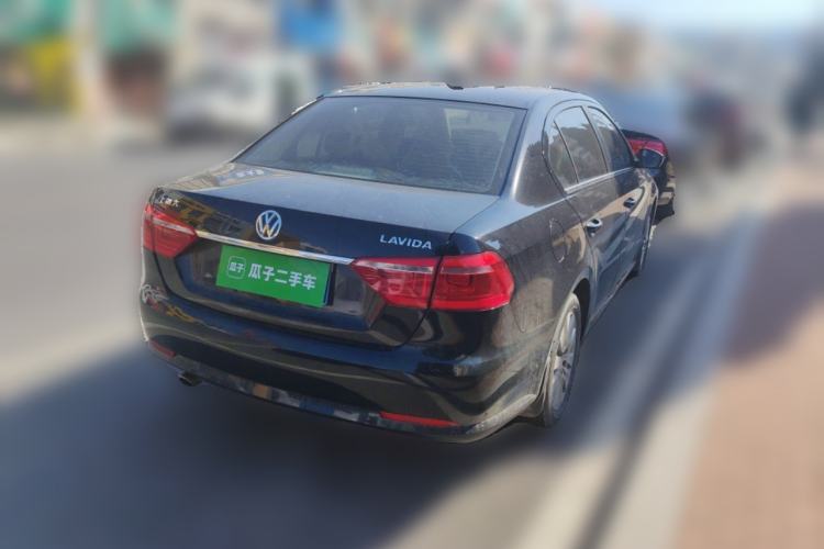 Used Volkswagen Lavida 2013 Restyled Classic 1.6L Manual Comfort Edition
