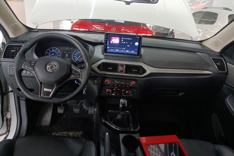 Used Dongfeng Fengon S560 2019 1.8L Manual Urban Model