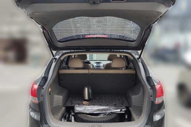 Used Hyundai ix35 2010 2.0L Automatic Two-Wheel Drive Elite Edition GLS Trunk