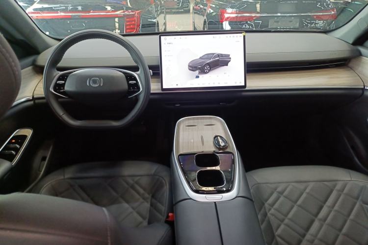 Used CHANGAN NEVO A07 2024 All-Electric "True Fragrant" Edition 515 Elite Model Center Console