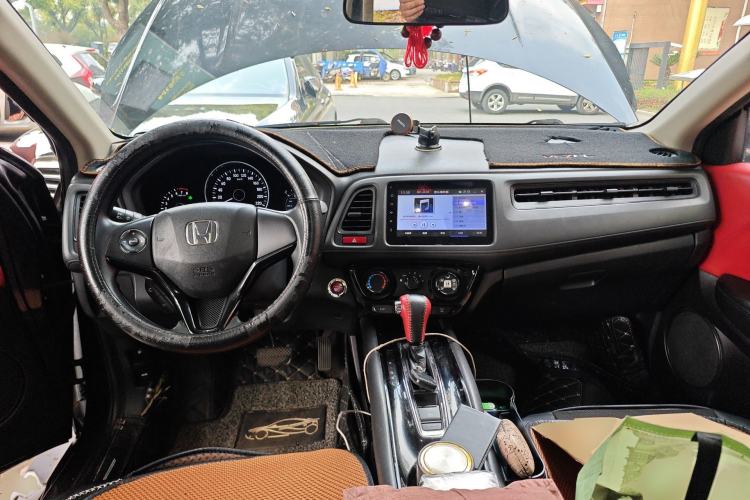 Used Honda Vezel 2016 1.8L CVT Front-Wheel Drive Pioneer Edition Center Console