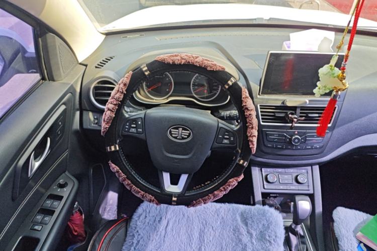 Used Bestune X40 2018 Internet Celebrity Edition 1.6L Automatic Luxury Version
