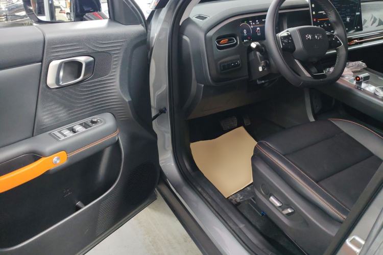 Used BAIC Off-Road BJ30 2026 Model Traveler 1.5T DCT Two-Wheel Drive Seven-Seat Version
