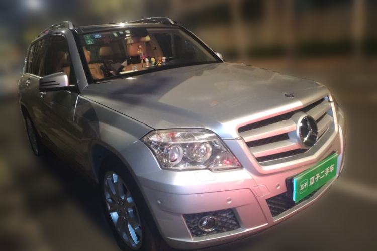 Used Mercedes-Benz GLK-Class 2011 GLK 300 4MATIC Fashion Model Front Right 45 Deg