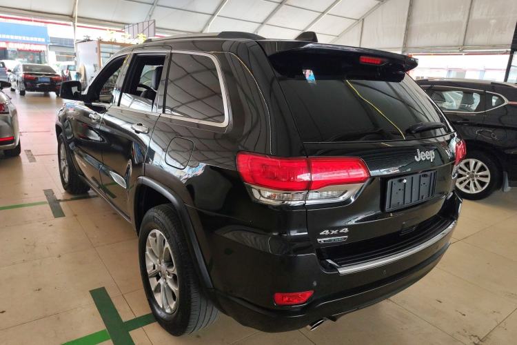 Used Jeep Grand Cherokee 2014 3.0TD Diesel Comfort Navigation Version Rear Left 45 Deg