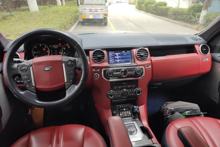 Used Land Rover Discovery 2013 3.0 SDV6 HSE Diesel Edition Center Console