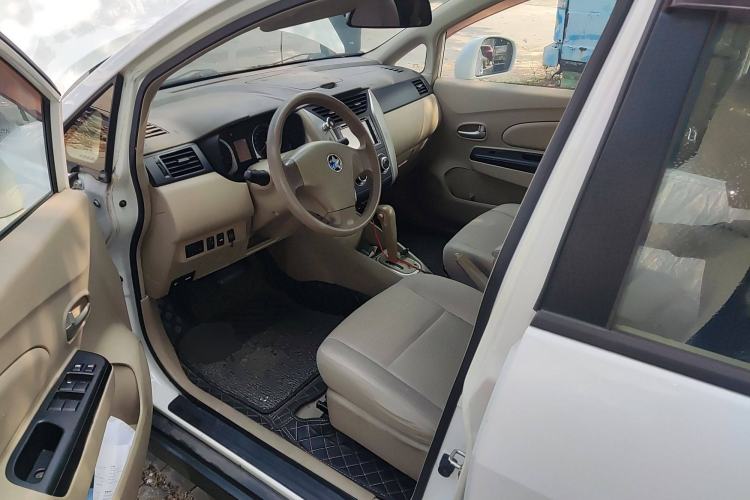 Used Venucia D50 2013 1.6L Automatic Fashion Edition