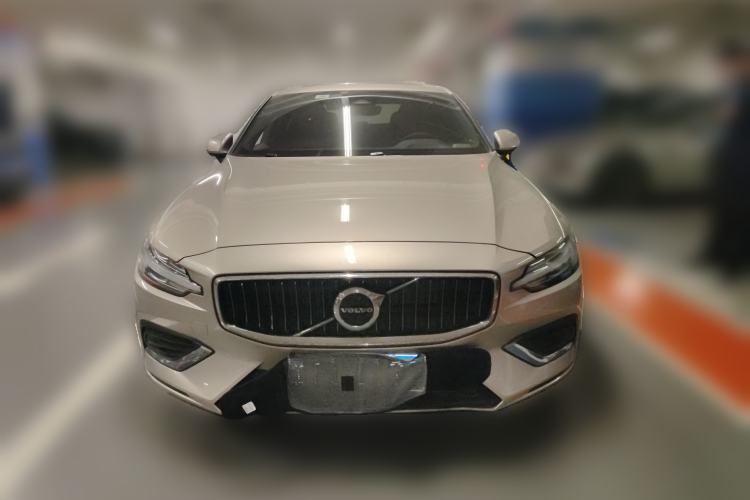 Used Volvo S60 2023 B4 Zhiyuan Luxury Edition
