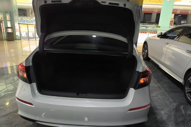 Used Honda Civic 2022 240TURBO CVT Dynamic Edition Trunk