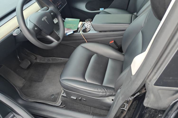 Used Tesla Model Y 2022 Rear-Wheel-Drive Version
