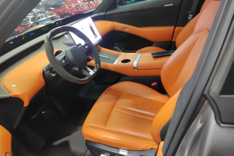 Used Xiaomi Auto YU7 2025 Ultra-Long Range High-Performance All-Wheel-Drive Max Edition
