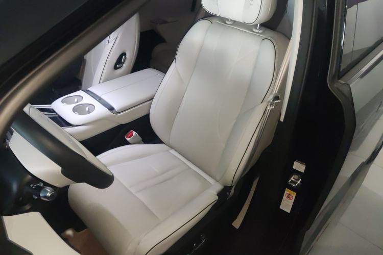 Used XPeng X9 2024 702 Ultra-Long Range Pro
